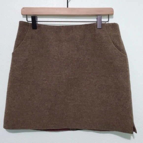 American Eagle AEO Wool Blend Lined Mini Skirt Greenish Brown Women's 6 Cute EUC - Picture 1 of 7